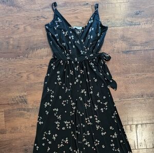 Petite Principle Rory Wrap Jumpsuit. Black/floral size MP